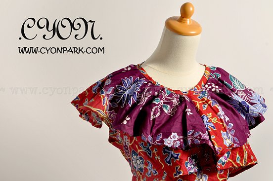 butik baju batik koleksi terbaru, batik fashion, atasan batik baju kerja batik dress pundak ruffle merah detail