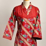 butik baju batik koleksi terbaru, batik fashion, atasan batik baju kerja blouse batik satine kerah V merah